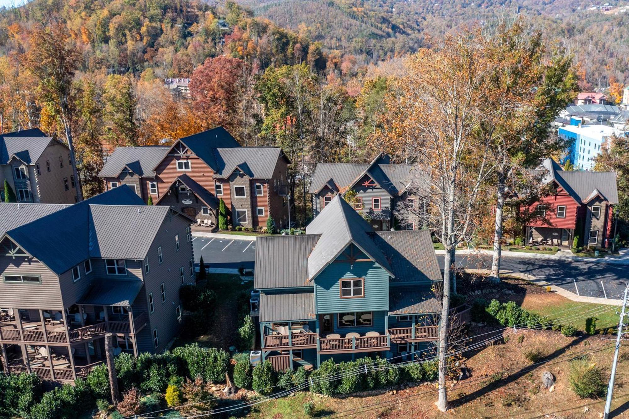 The Majestic Pine Retreat By Stony Brook Cabins Villa Gatlinburg Eksteriør billede