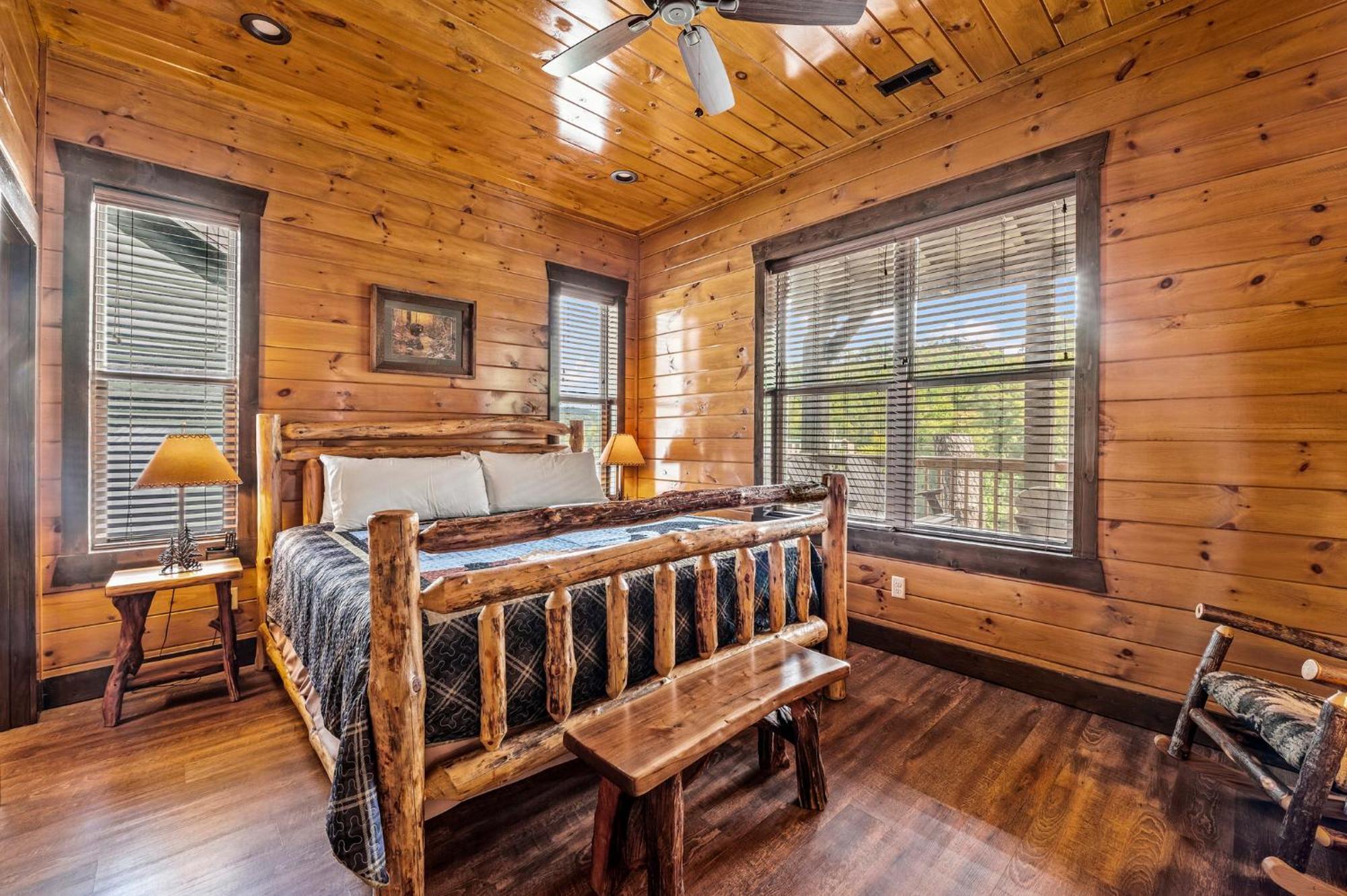 The Majestic Pine Retreat By Stony Brook Cabins Villa Gatlinburg Eksteriør billede